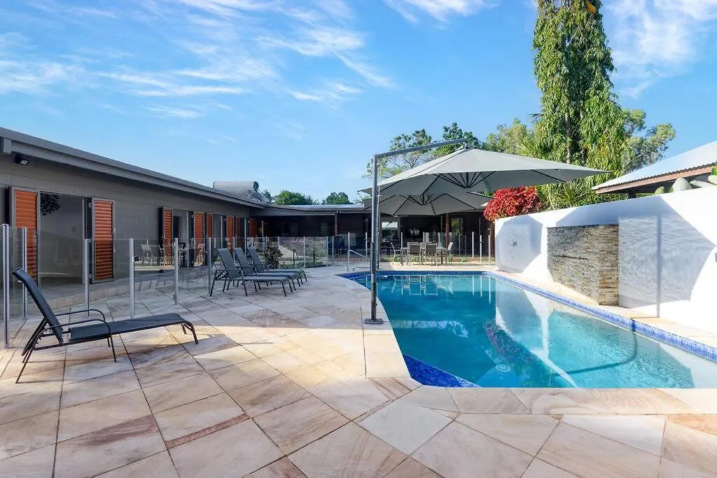 The Last Resort: A Two Pool Luxury Villa Palm Cove